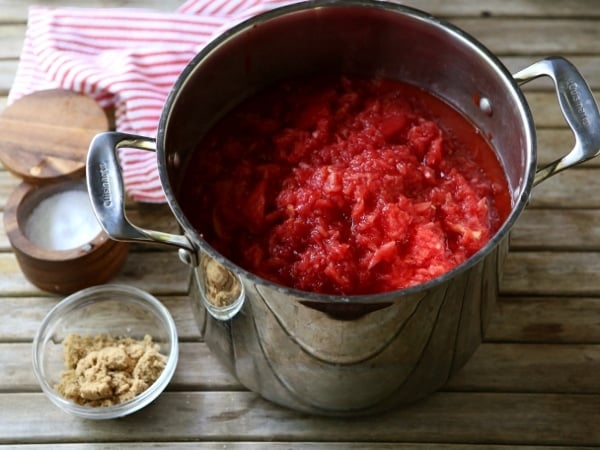Tomato-Basil Marinara Sauce, perfect for canning! From completelydelicious.com