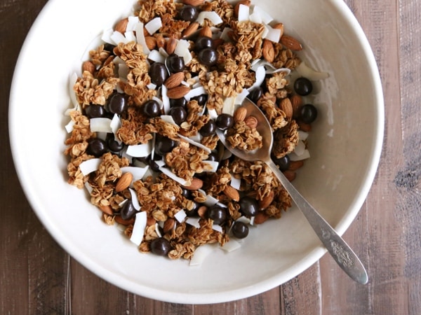 Winter Trail Mix - with granola clusters, toasted coconut and almonds, and chocolate covered berries | completelydelicious.com