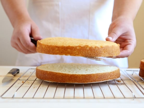 How to cut a cake evenly into cake layers | completelydelicious.com