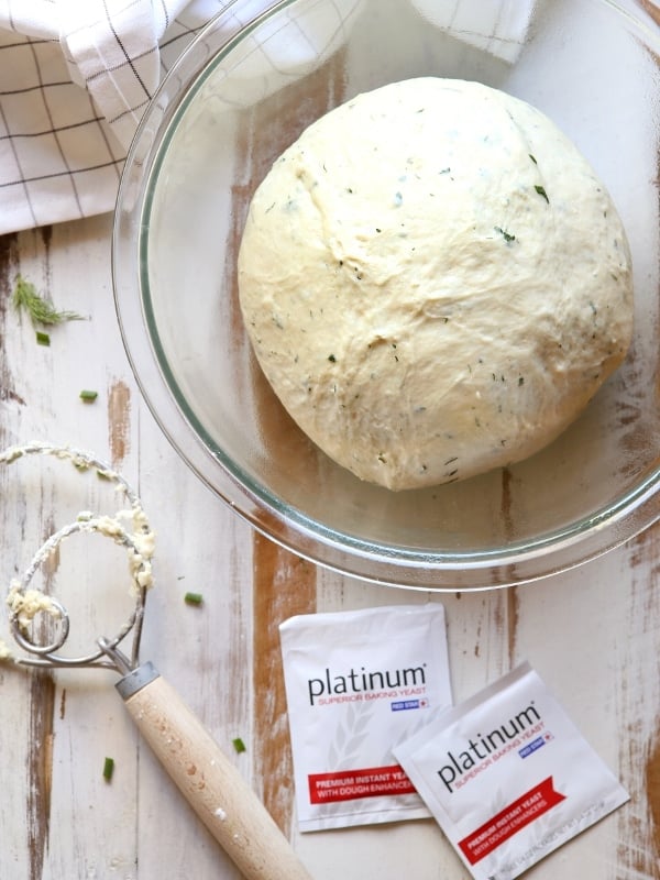 All flavors of buttermilk ranch dressing, in a light and tender sandwich bread! Great for sandwiches, your morning toast, and more! completelydelicious.com
