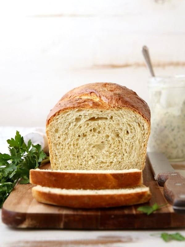 All flavors of buttermilk ranch dressing, in a light and tender sandwich bread! Great for sandwiches, your morning toast, and more! completelydelicious.com