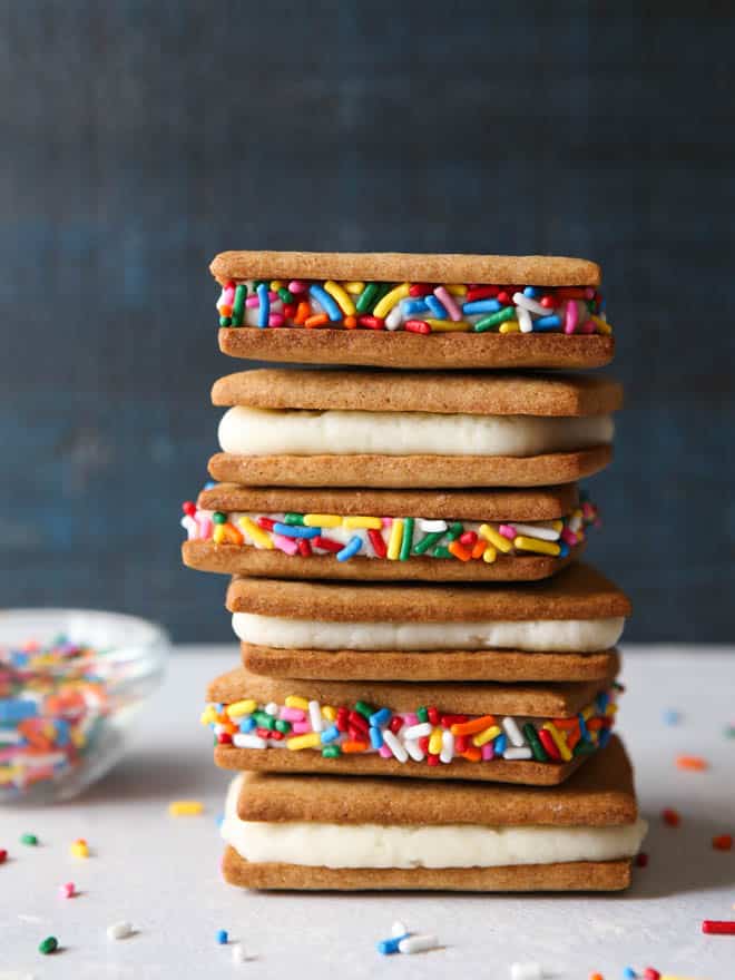 Graham Crackers and Frosting | completelydelicious.com