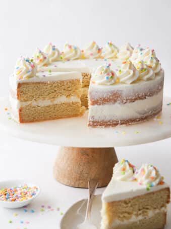 sliced sugar cookie layer cake