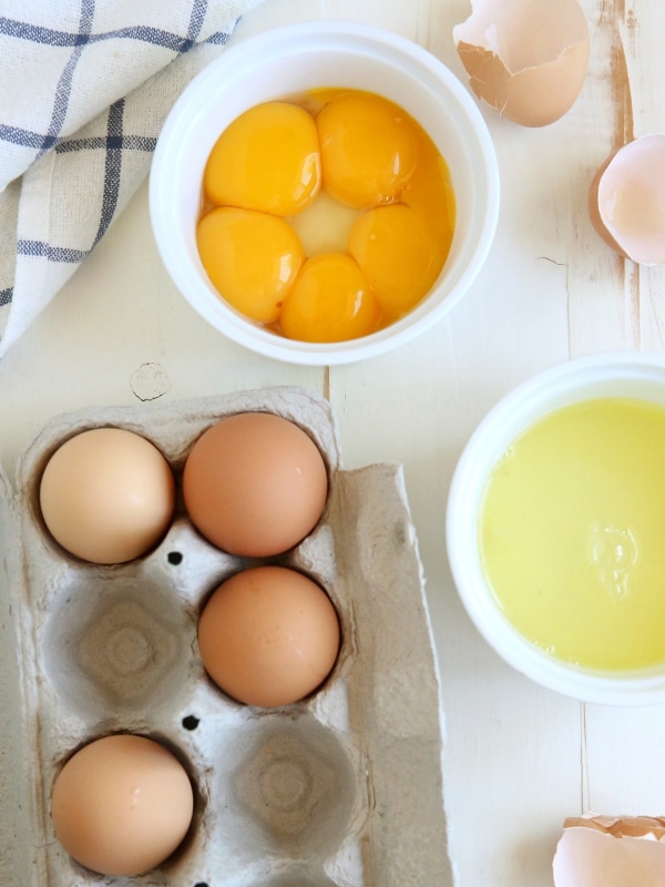 Tip How to separate eggs Completely Delicious