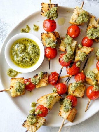 These grilled bruschetta skewers with ricotta pesto are an easy summer appetizer!