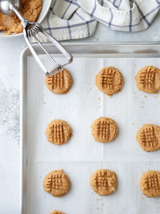 These flourless peanut butter cookies require just 4 ingredients!