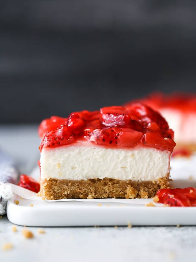 These no-bake strawberry cheesecake bars are a fun, easy, and delicious summer dessert!