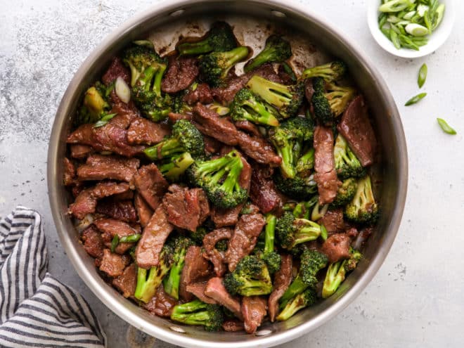 beef and broccoli stir fry in pan
