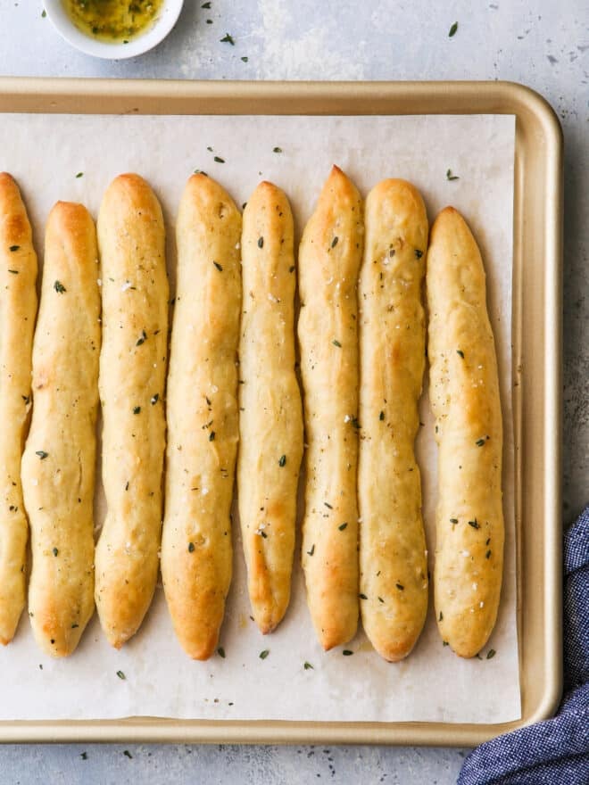 baked no-knead breadsticks
