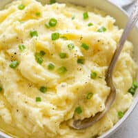 mashed potatoes in bowl with scallions